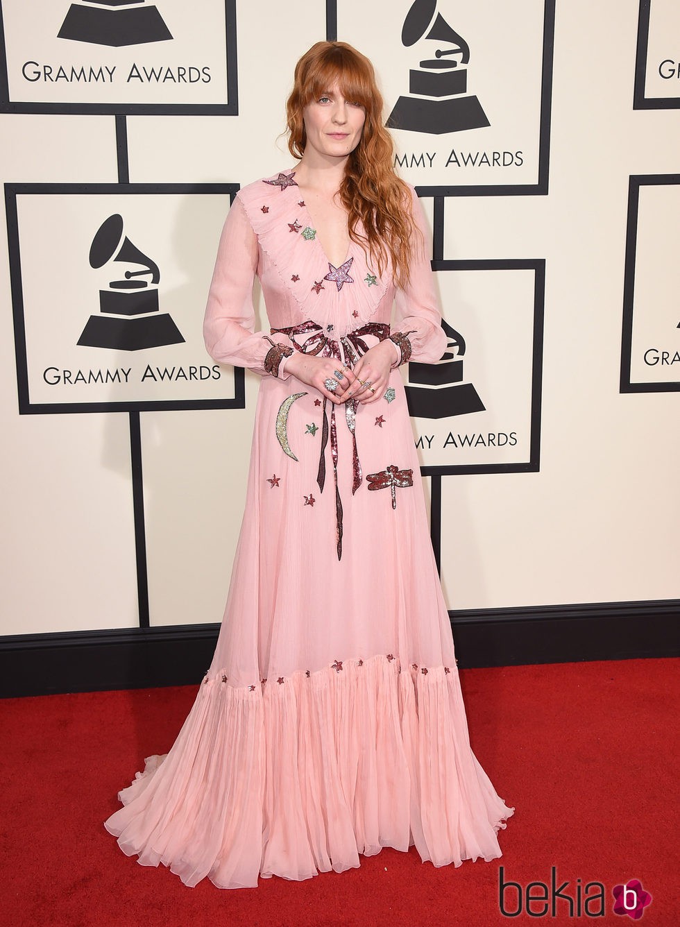 Florence Welch en la alfombra roja de los Premios Grammy 2016