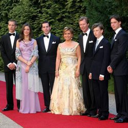 Los Grandes Duques de Luxemburgo con sus 5 hijos