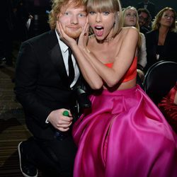 Ed Sheeran y Taylor Swift en en interior de la gala de los Grammy 2016
