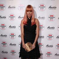 Amber Le Bon en la entrega de los Premios NME 2016 en Londres