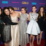 Jenni Konner, Lena Dunham, Jemima Kirke, Allison Williams, Zosia Mamet y Judd Apatow en el estreno de la tercera temporada de 'Girls'