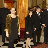 Ada Colau, Carles Puigdemont y el Rey Felipe VI en el Mobile World Congress 2016