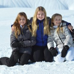 Alexia, Amalia y Ariane de Holanda posan en sus vacaciones de invierno en Austria