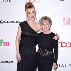 Melanie Griffith y Tippi Hedren en los Hollywood Beauty Awards