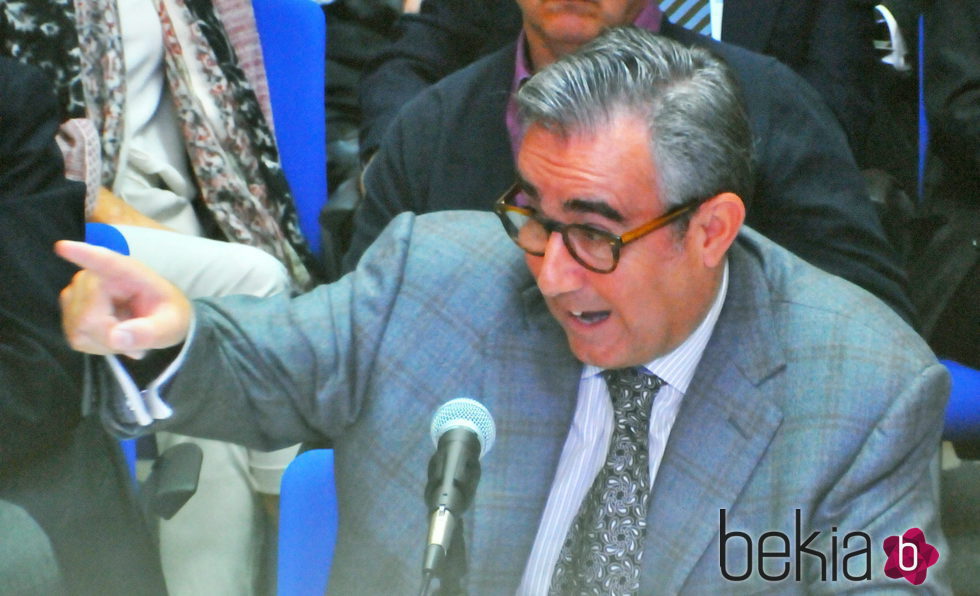 Diego Torres con un dedo acusador en su declaración en el juicio por el Caso Nóos