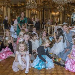 Magdalena de Suecia y la Princesa Leonor con los niños de My Big Day en el Palacio Real de Estocolmo