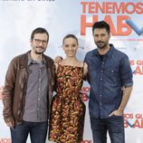 David Serrano, Michelle Jenner y Hugo Silva en la presentación de 'Tenemos que hablar'