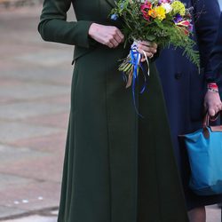 Kate Middleton, sonriente en su visita a una escuela en Londres