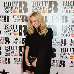 Emma Bunton en la alfombra roja de los Premios Brit 2016