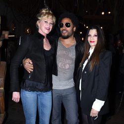 Melanie Griffith y Lenny Kravitz disfrutando de una noche de fiesta por Hollywood