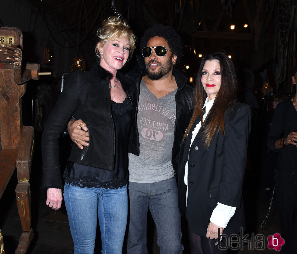 Melanie Griffith y Lenny Kravitz disfrutando de una noche de fiesta por Hollywood