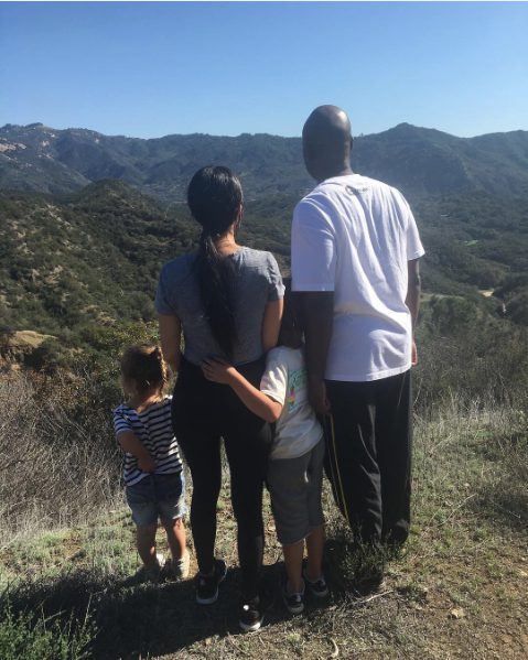 Kourtney Kardashian con sus hijos y el novio de Kris Jenner