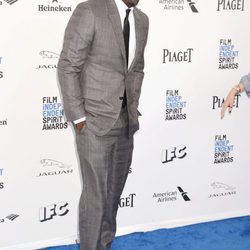Idris Elba en la alfombra roja de los Independent Spirit Awards 2016