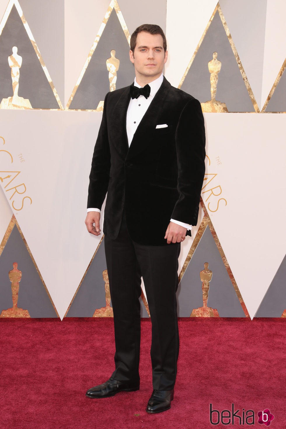 Henry Cavill en la alfombra roja de los Premios Oscar 2016