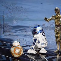 R2-D2, C-3PO, BB-8 en la gala de los Premios Oscar 2016