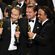 Leonardo DiCaprio, Alejandro Iñárritu y  Emmanuel Lubezki posando juntos con sus Oscar 2016 por 'El Renacido'