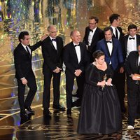 El equipo de 'Spotlight' recoge el Oscar 2016 a Mejor Película
