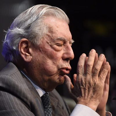Mario Vargas Llosa presenta su novela 'Cinco esquinas'