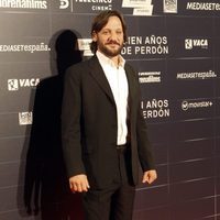 Rodrigo de la Serna en el estreno de la película 'Cien años de perdón'