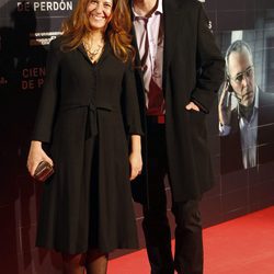 Guillermo Ortega y Fátima Baeza en el estreno de la película 'Cien años de perdón'