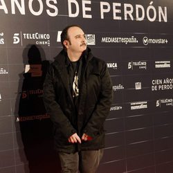 Carlos Areces en el estreno de la película 'Cien años de perdón'