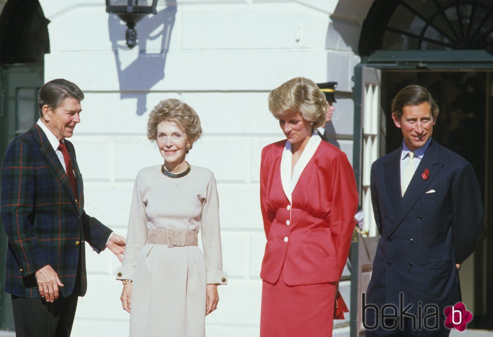 El matrimonio Reagan recibe a los Príncipes Carlos y Diana en la Casa Blanca