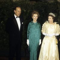 El matrimonio Reagan con la Reina Isabel II y el Duque de Edimburgo