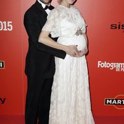 María Castro anuncia su embarazo junto a su novio José Manuel Villalba en los Fotogramas de Plata 2015