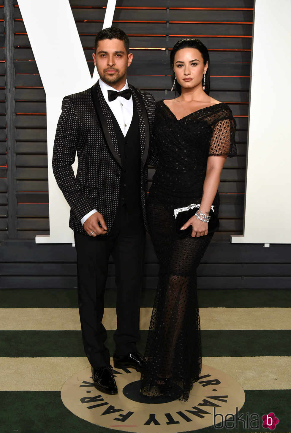 Demi Lovato y Wilmer Valderrama en la fiesta de Vanity Fair de los Premios Oscar 2016