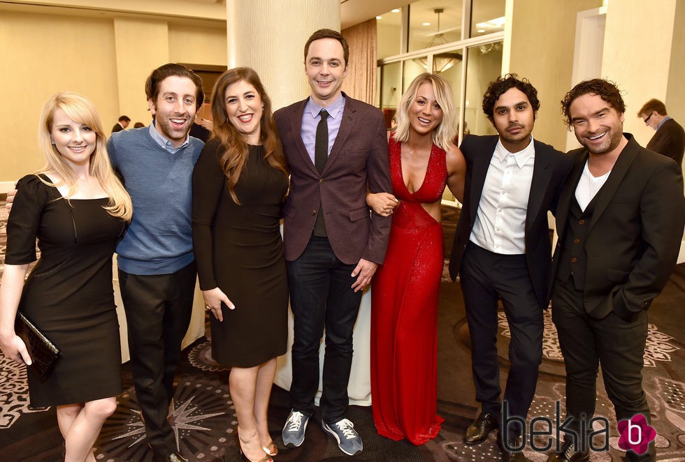 El elenco al completo de 'The Big Bang Theory' en una fiesta solidaria