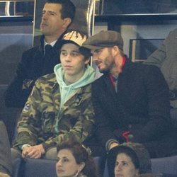 David Beckham y su hijo Brooklyn viendo un partido de Champions en Londres