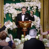 Barack Obama brindando en la cena de gala ofrecida al Primer Ministro de Canadá