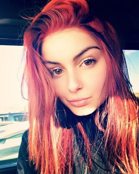 Ariel Winter sube una foto de su pelo en color rojo fuego