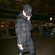 Katy Perry escondida bajo un gran abrigo y una gorra en el aeropuerto de Los Angeles