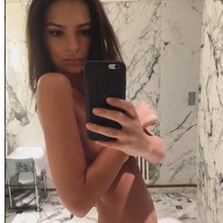 Emily Ratajkowski posa desnuda en defensa de Kim Kardashian