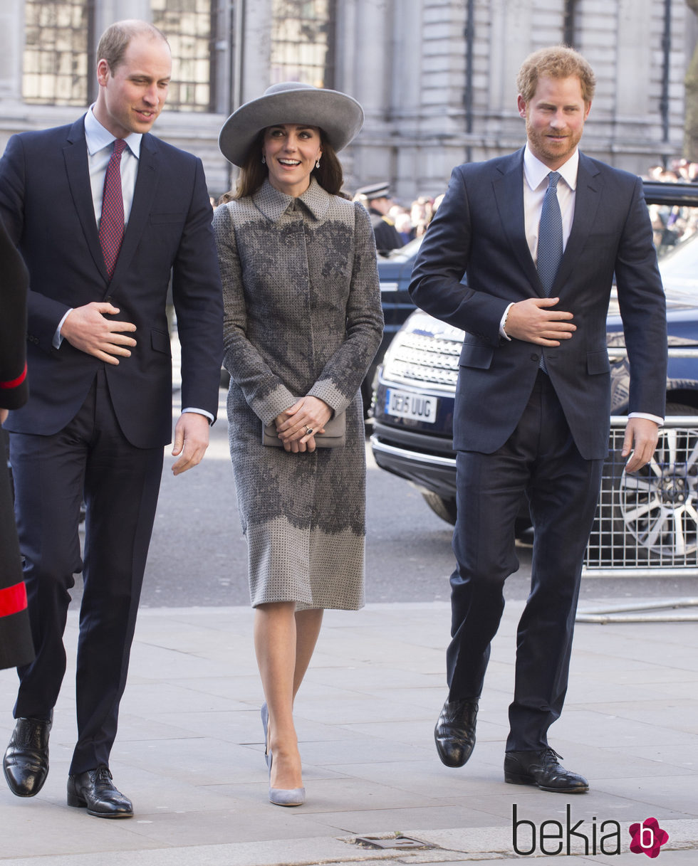 Los Duques de Cambridge y el Príncipe Harry en la misa por el Día de la Commonwealth 2016