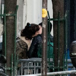 Kristen Stewart y Stephanie Sokolinski besándose en París