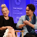 Kaley Cuoco y Johnny Galecki muy cómplices en la promoción de 'The Big Bang Theory' en el Playfest 2016