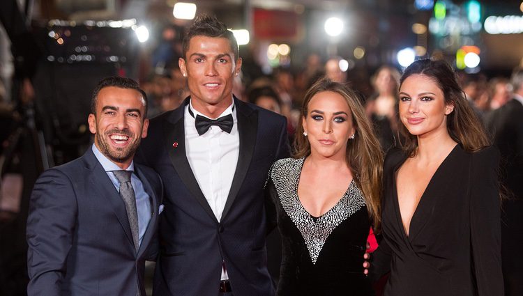 Cristiano Ronaldo y Chloe Green en el estreno del documental del jugador en Londres