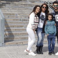 Raquel Bollo junto a sus hijos en Sevilla
