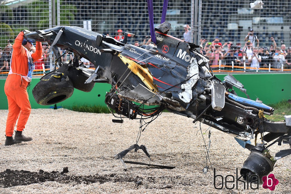 McLaren de Fernando Alonso tras su accidente en el Gran Premio de Australia 2016