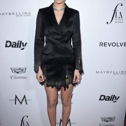 Bella Hadid en los Fashion Awards 2016 en Los Ángeles