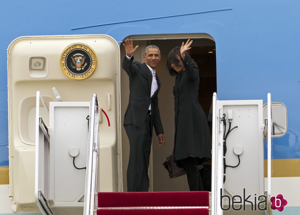 Barack Obama y Michelle Obama se despiden tras su viaje a Cuba