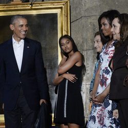 Barack Obama junto a su familia visitando el museo de La Habana