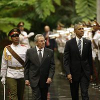 Barack Obama durante la ceremonia de bienvenida con Raul Castro en el Palacio de la Revolución