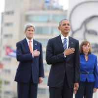 Barack Obama junto al Secretario General en la ceremonia de bienvenida en la plaza de la Revolución en Cuba
