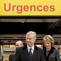 Los Reyes Felipe y Matilde de Bélgica se preocupan por los heridos en los atentados de Bruselas