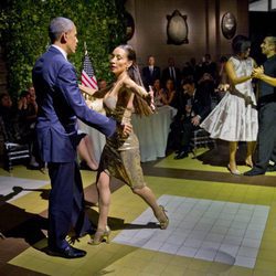 Barack Obama demostrando sus dotes para el tango en su visita oficial a Argentina