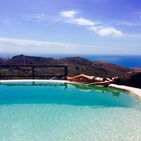 Marta Torné tomando el sol en bikini en Gran Canaria