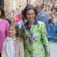 La Reina Sofía con la Infanta Sofía en la Misa de Pascua 2016